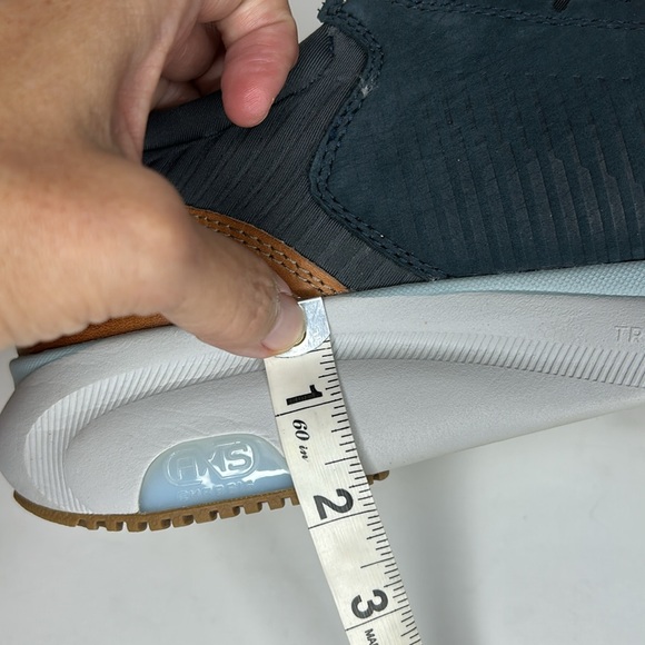 Johnston & Murphy XC4 TR1-Lux Hybrid Shoes - Picture 14 of 16